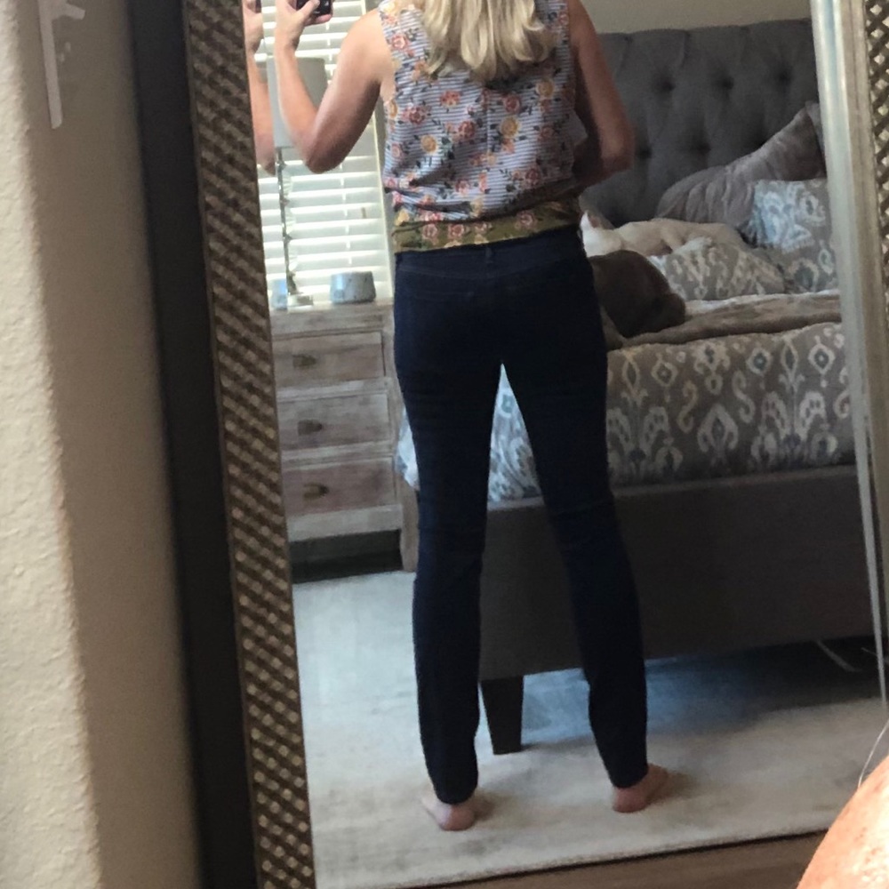 CAbi like brand new dark wash skinny jeans size 4